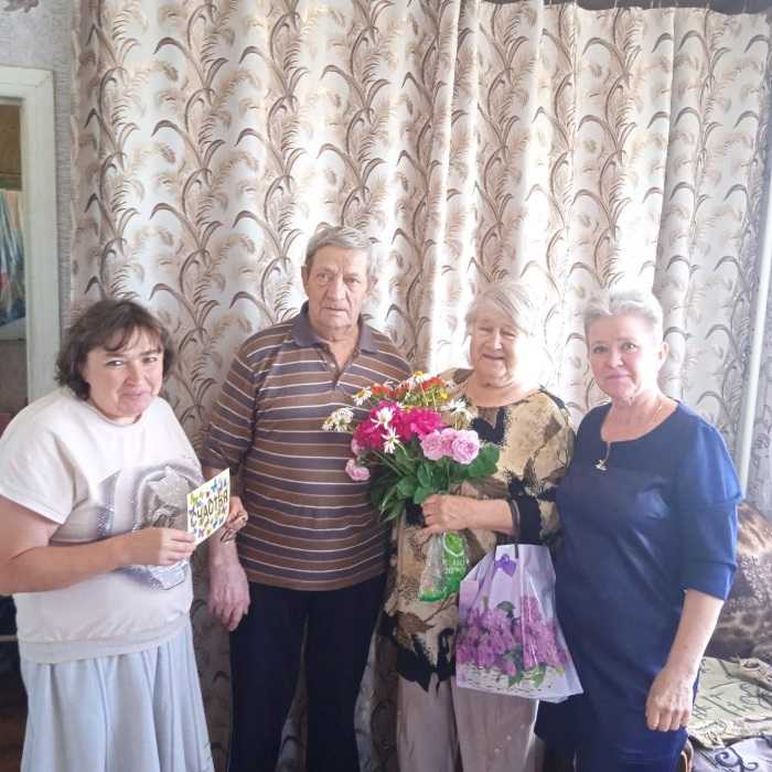 Поздравление семейных пар, идущих по жизни вместе  более 55 лет