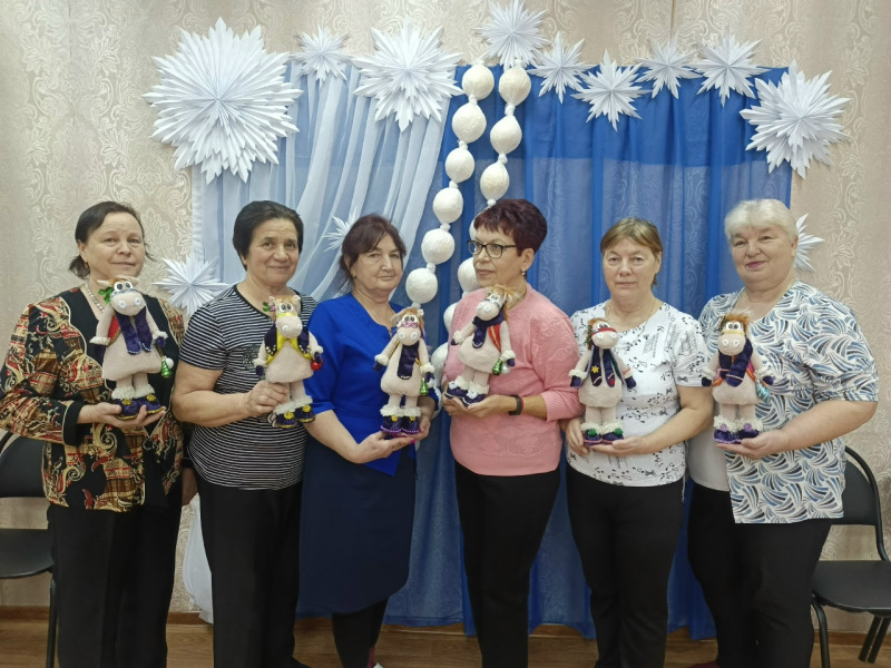 Очаровательные лошадки своими руками.